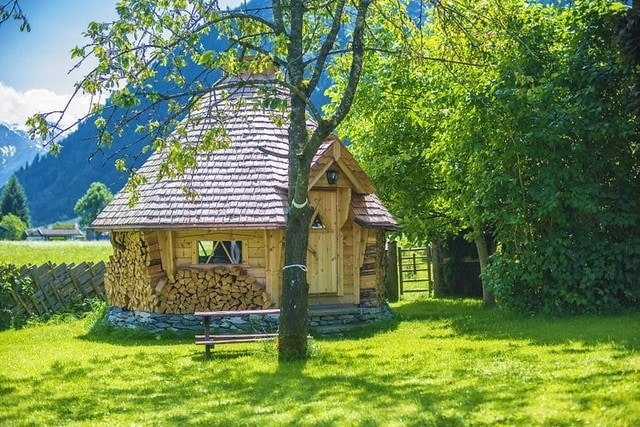 barbecue hut